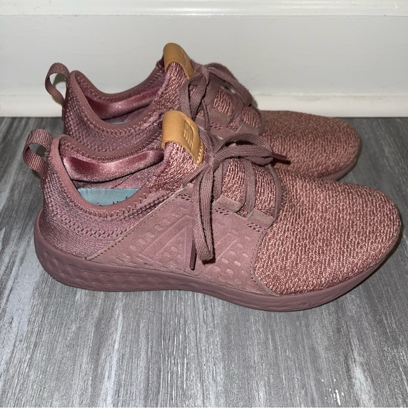 New Balance Shoes - Picture 1 of 5